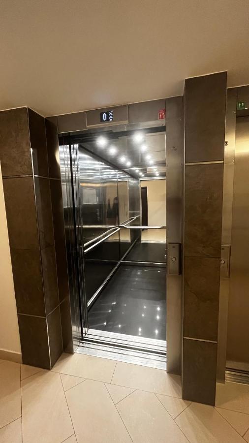Residence Garden Tower S Balkonem, Garaz 프라하 외부 사진